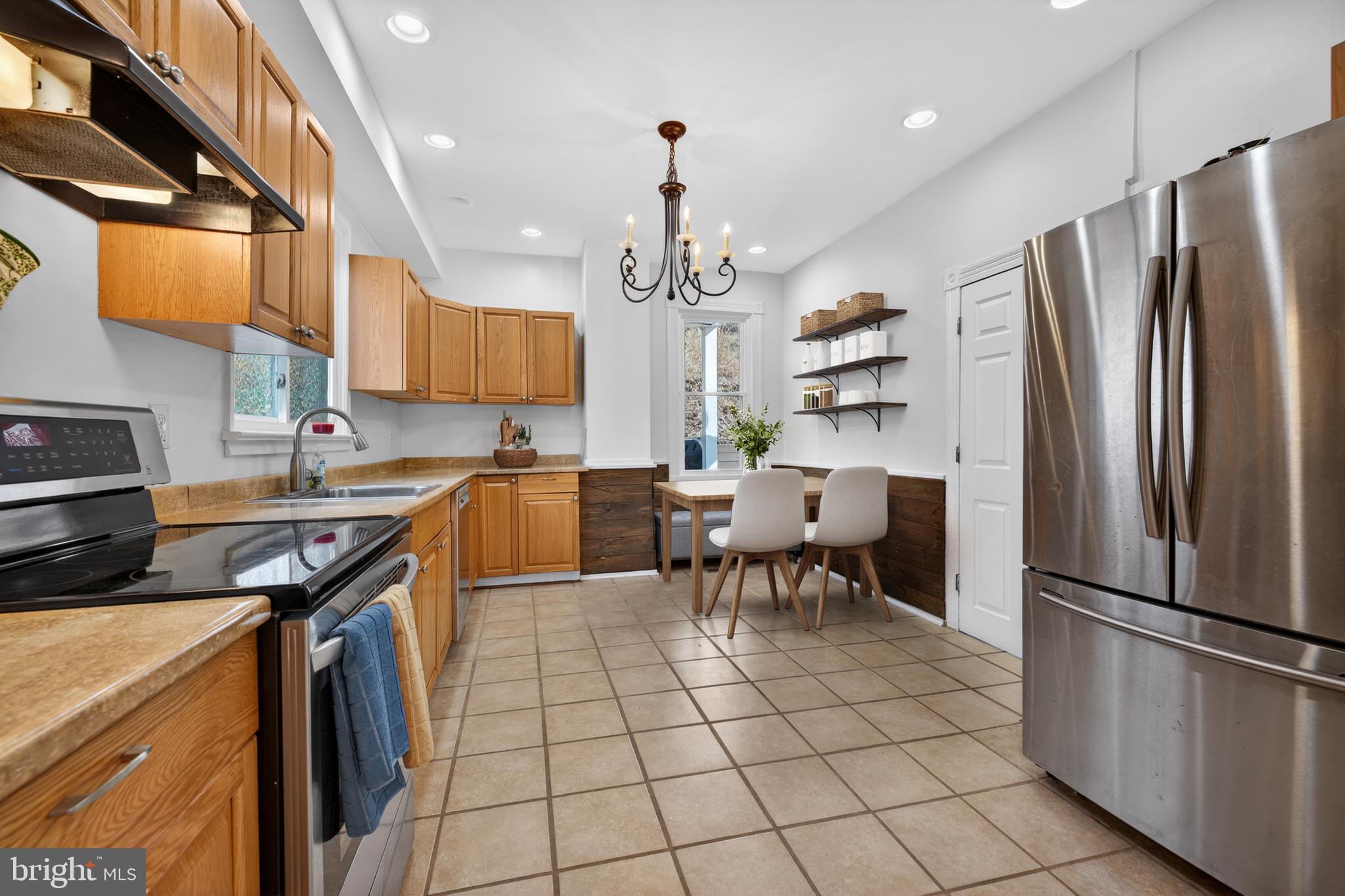 709 E POTOMAC STREET