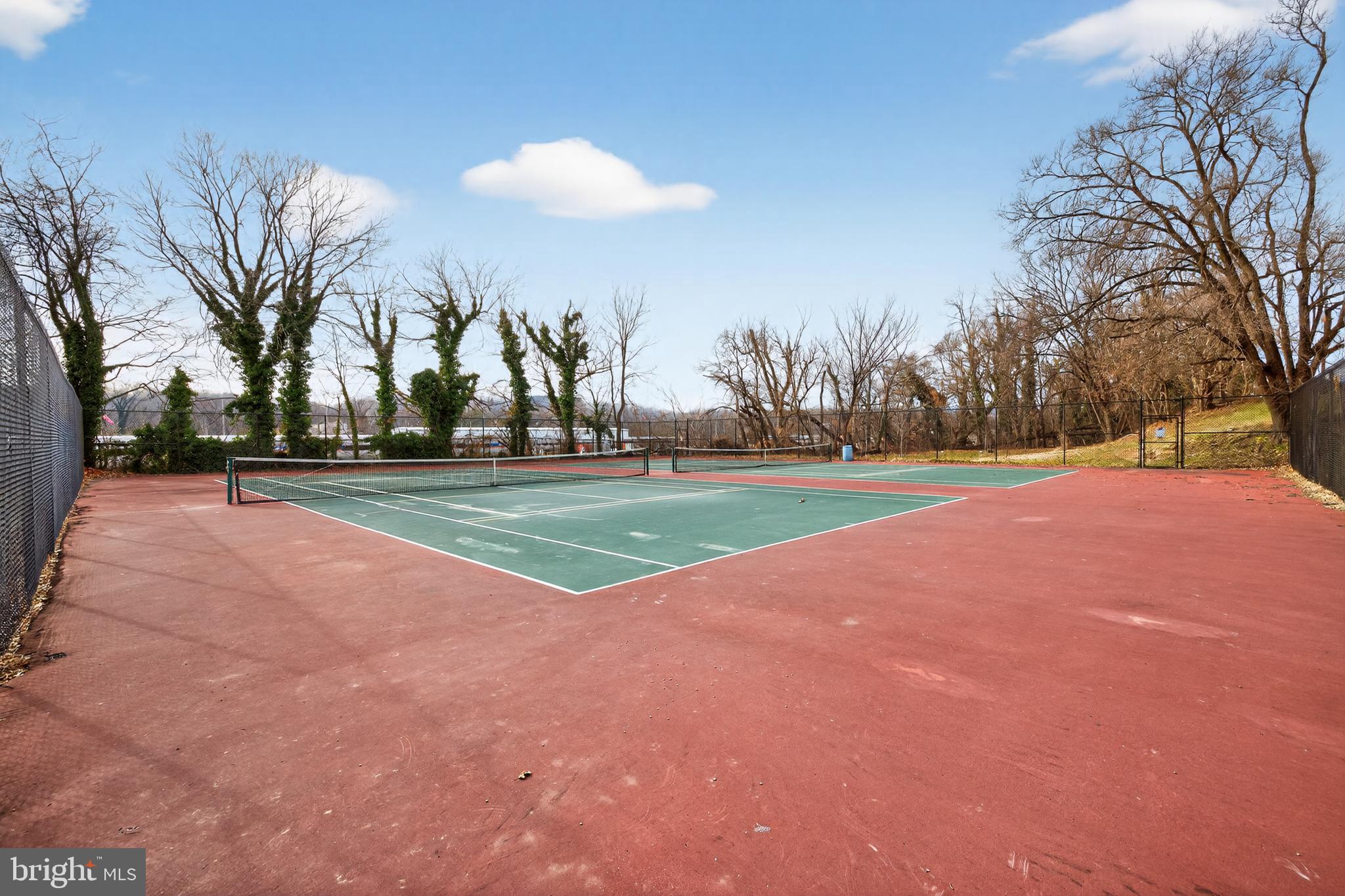 709 E POTOMAC STREET