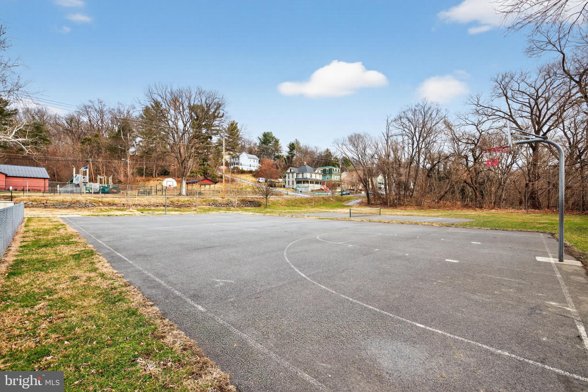 709 E POTOMAC STREET