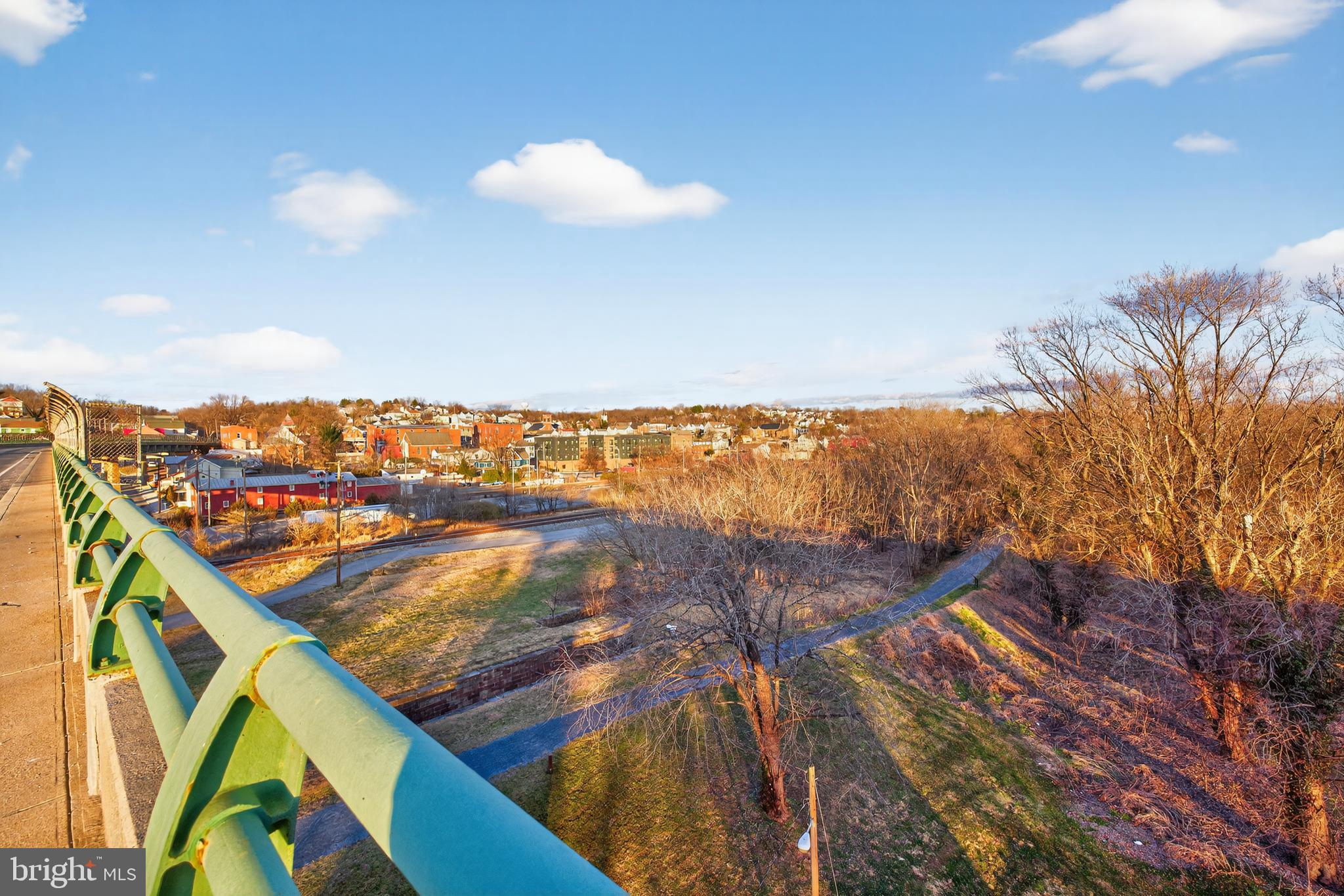 709 E POTOMAC STREET