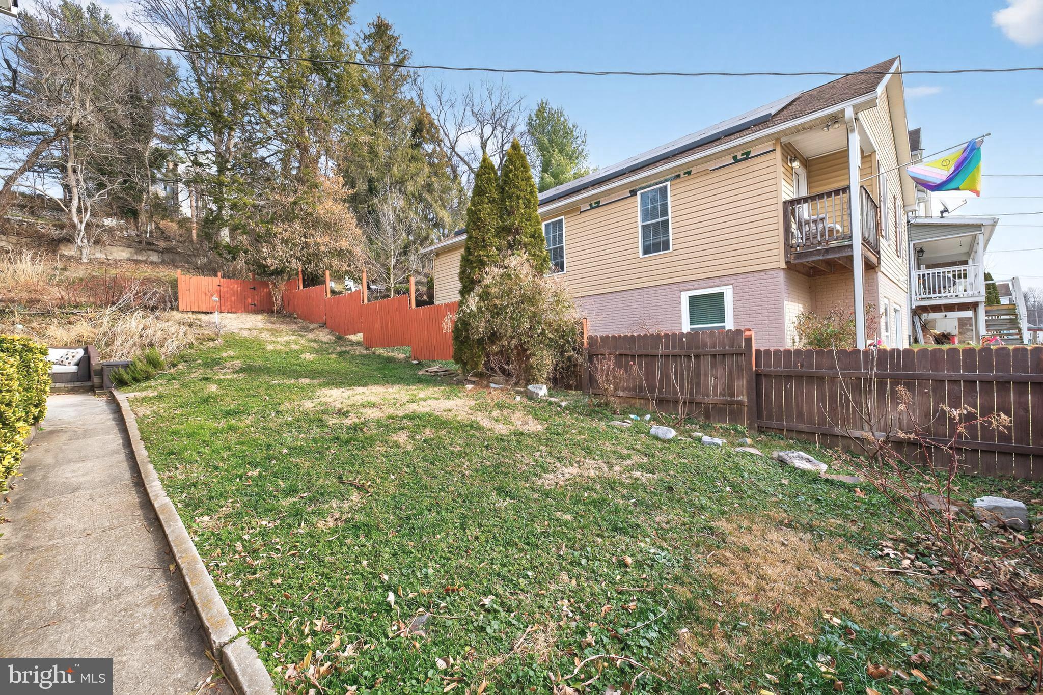 709 E POTOMAC STREET