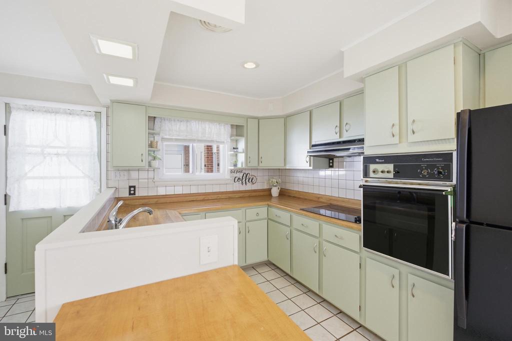 538 JEFFERSON PIKE