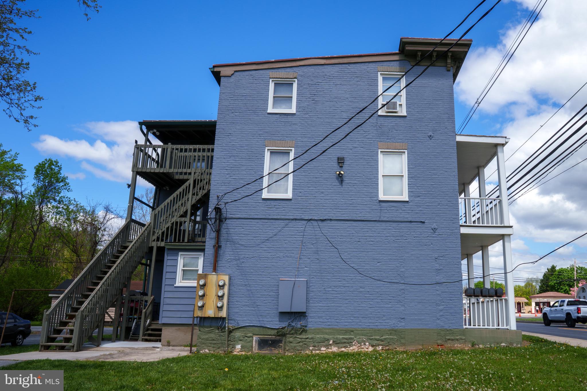 229-231 N CHURCH STREET