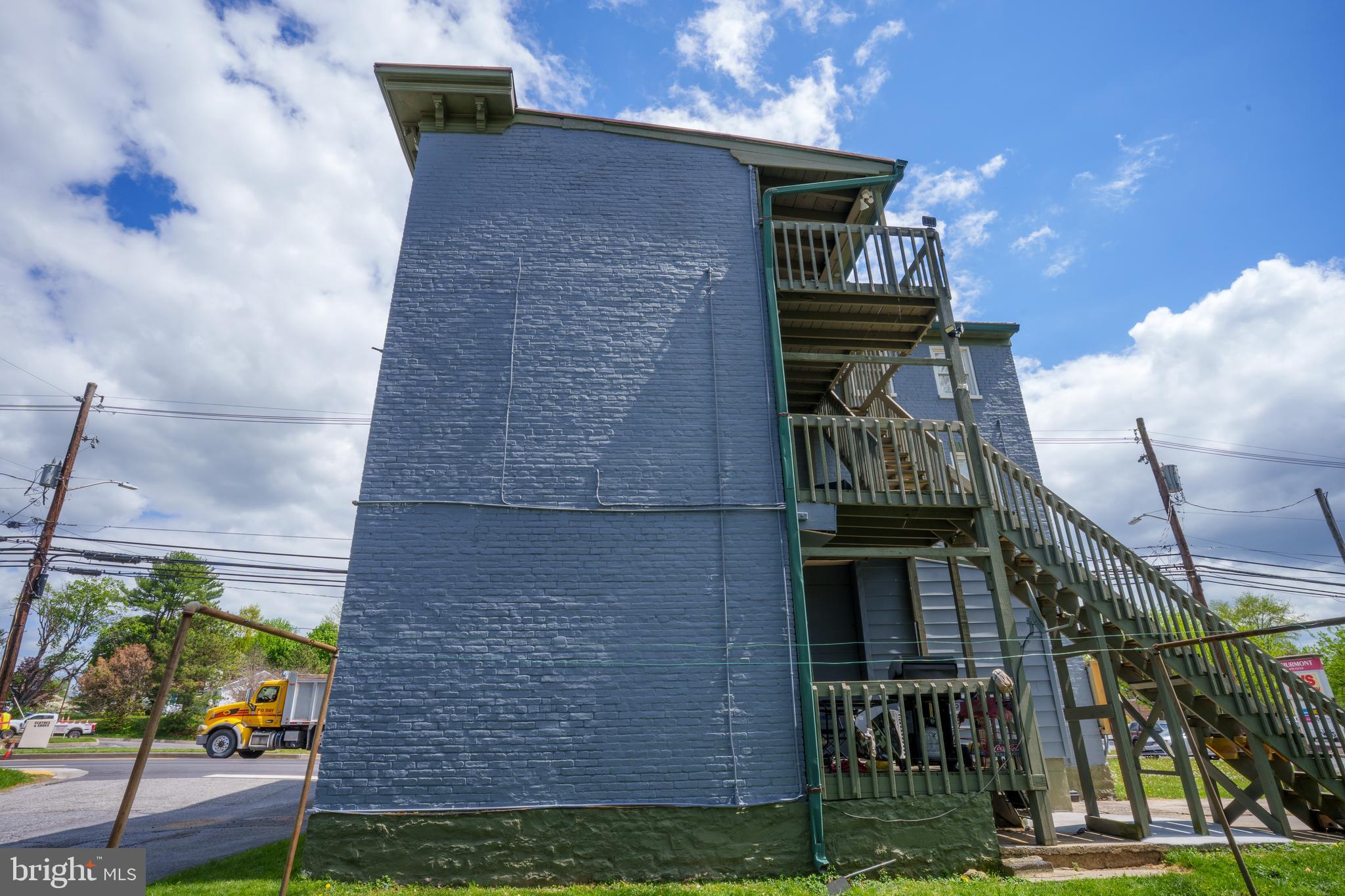 229-231 N CHURCH STREET