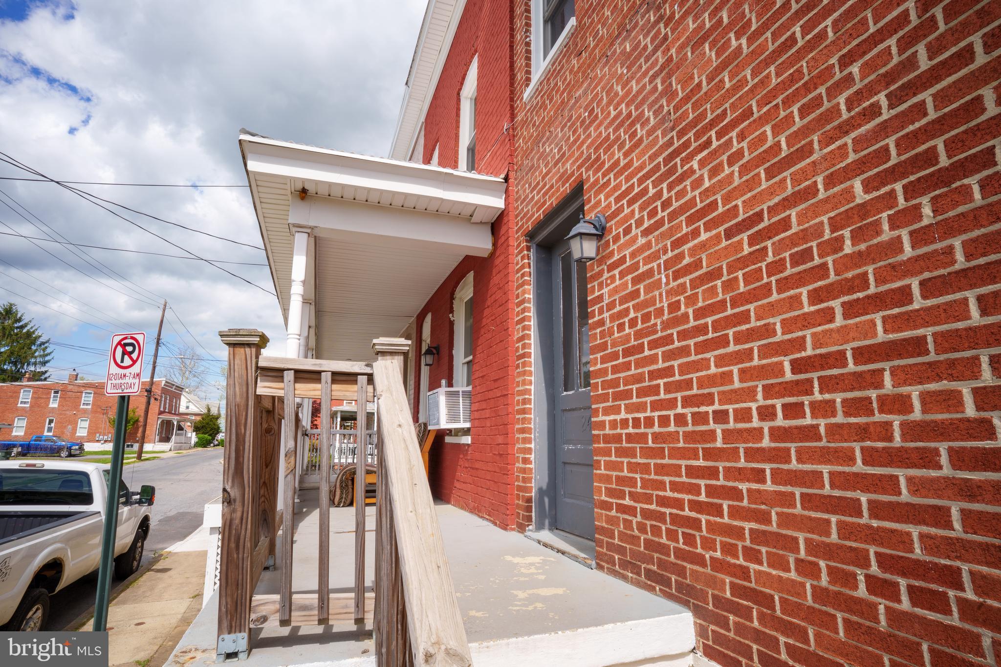 24 HAMILTON AVENUE