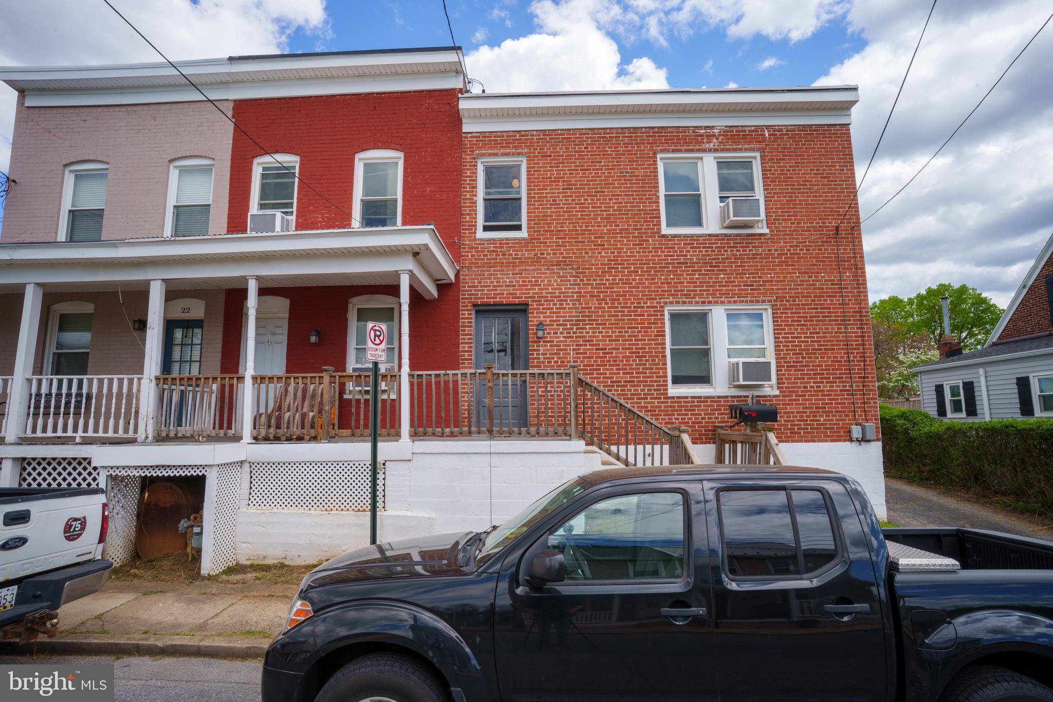 24 HAMILTON AVENUE