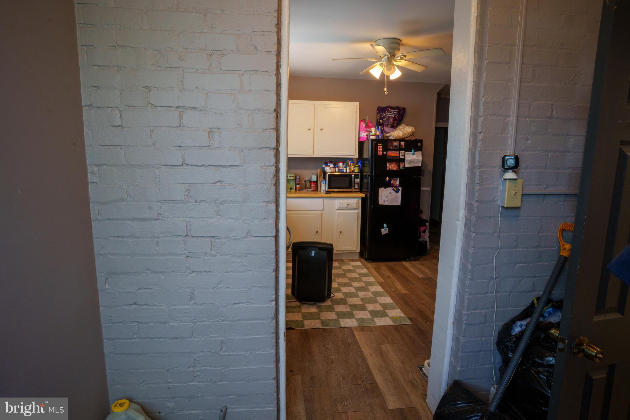 24 HAMILTON AVENUE