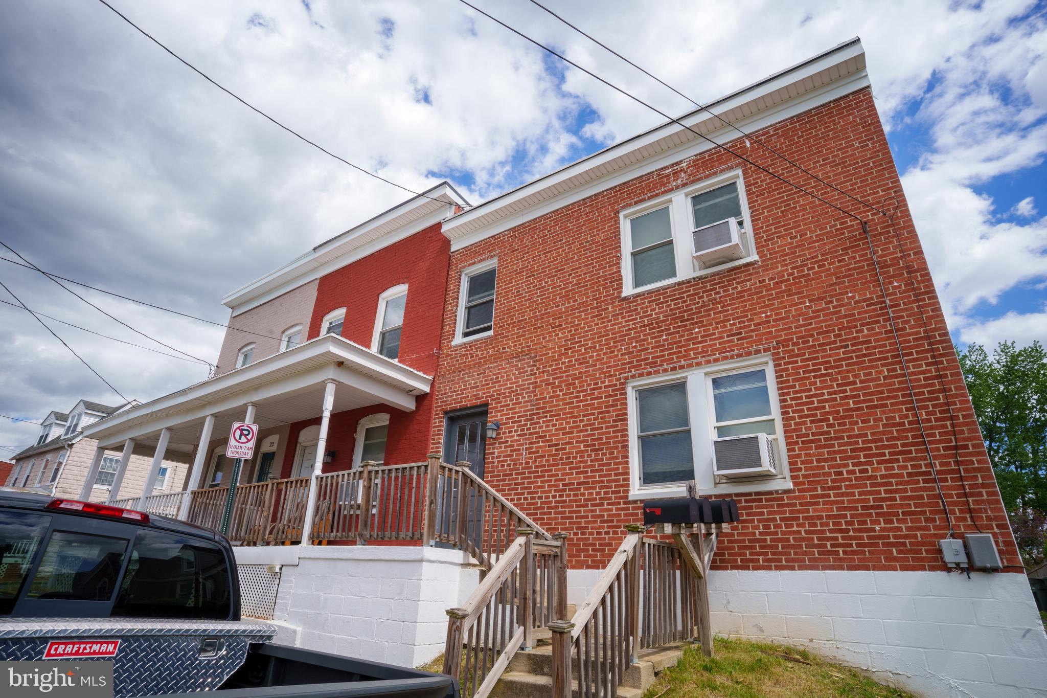24 HAMILTON AVENUE
