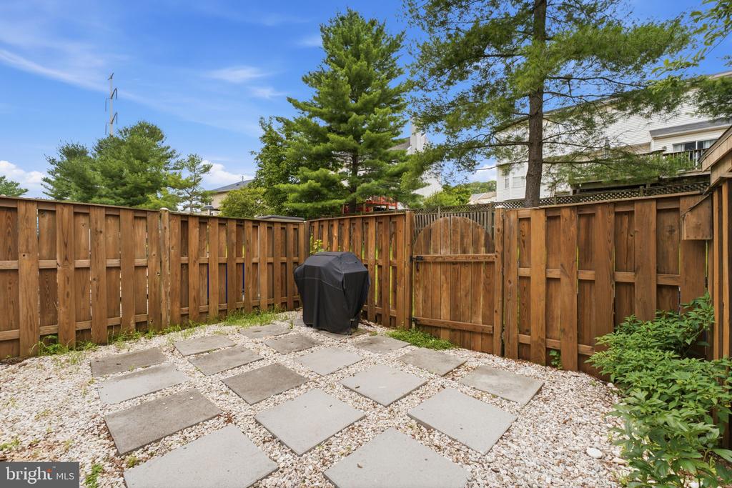 5624 ROCKLEDGE COURT