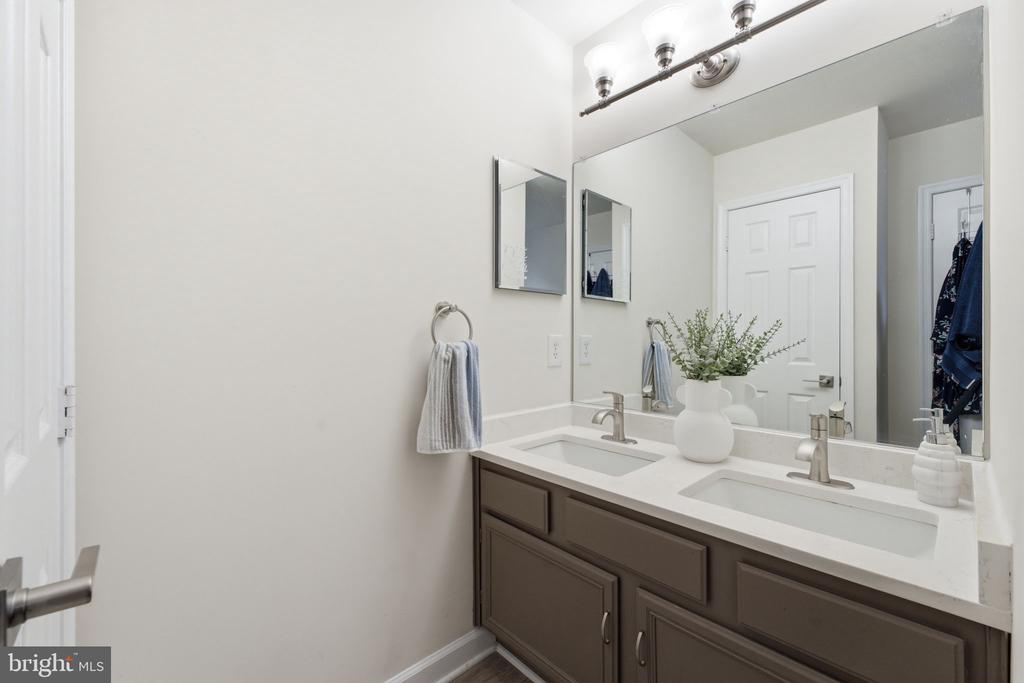 5624 ROCKLEDGE COURT