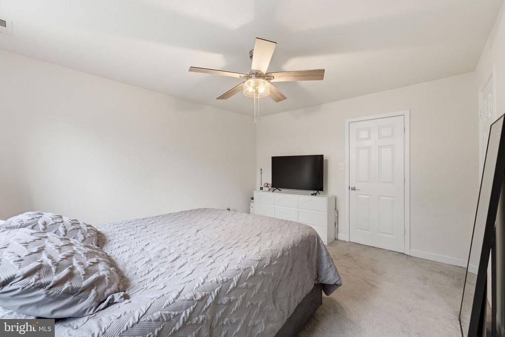5624 ROCKLEDGE COURT
