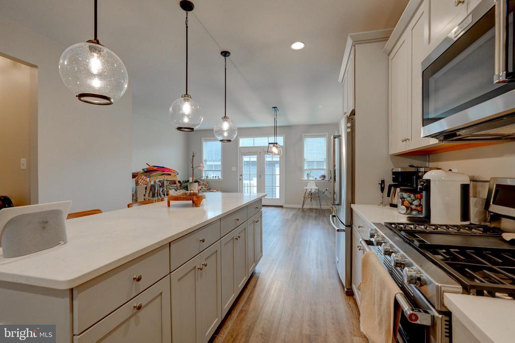 1309 PEDIGREE STREET