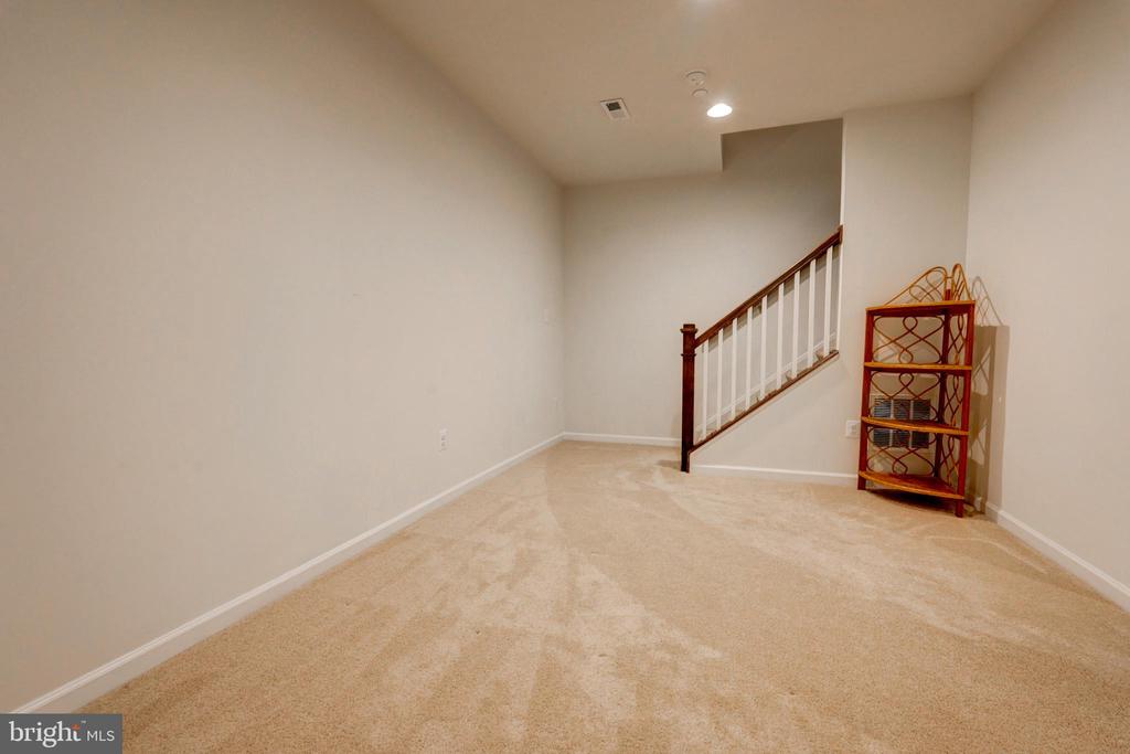 1309 PEDIGREE STREET