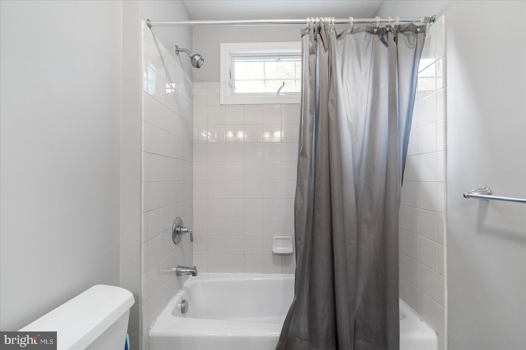 2304 ARTHURS WOODS DRIVE