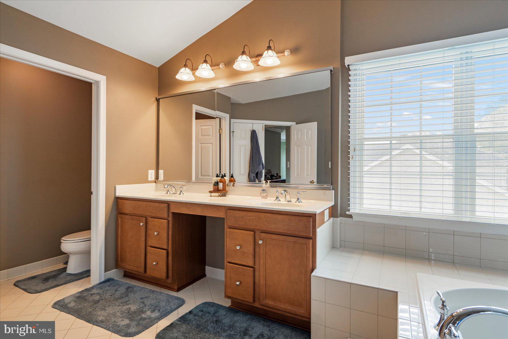 2304 ARTHURS WOODS DRIVE