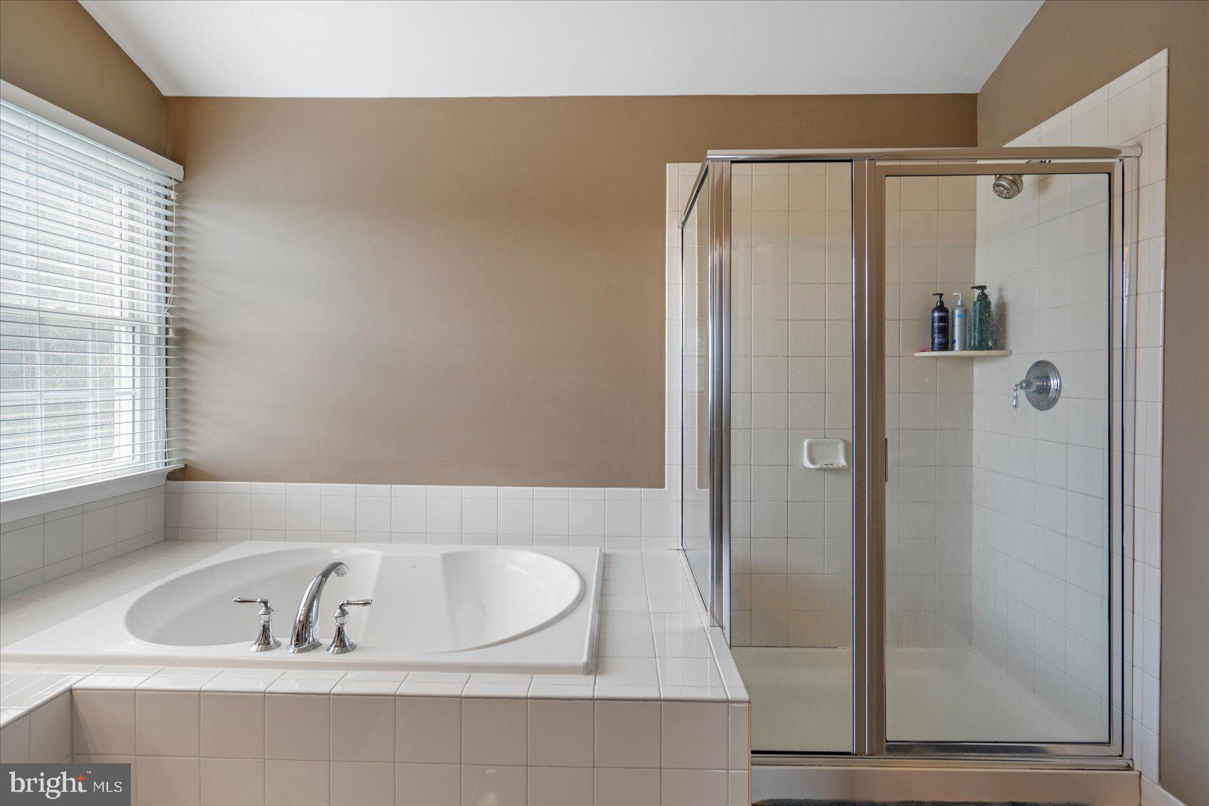 2304 ARTHURS WOODS DRIVE