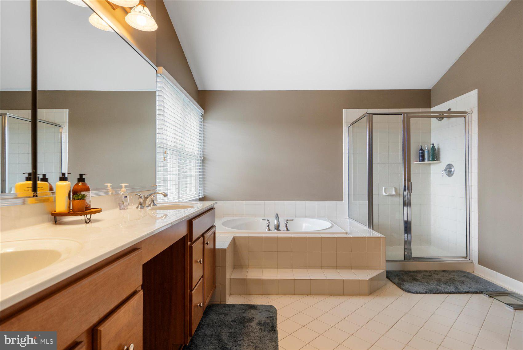 2304 ARTHURS WOODS DRIVE