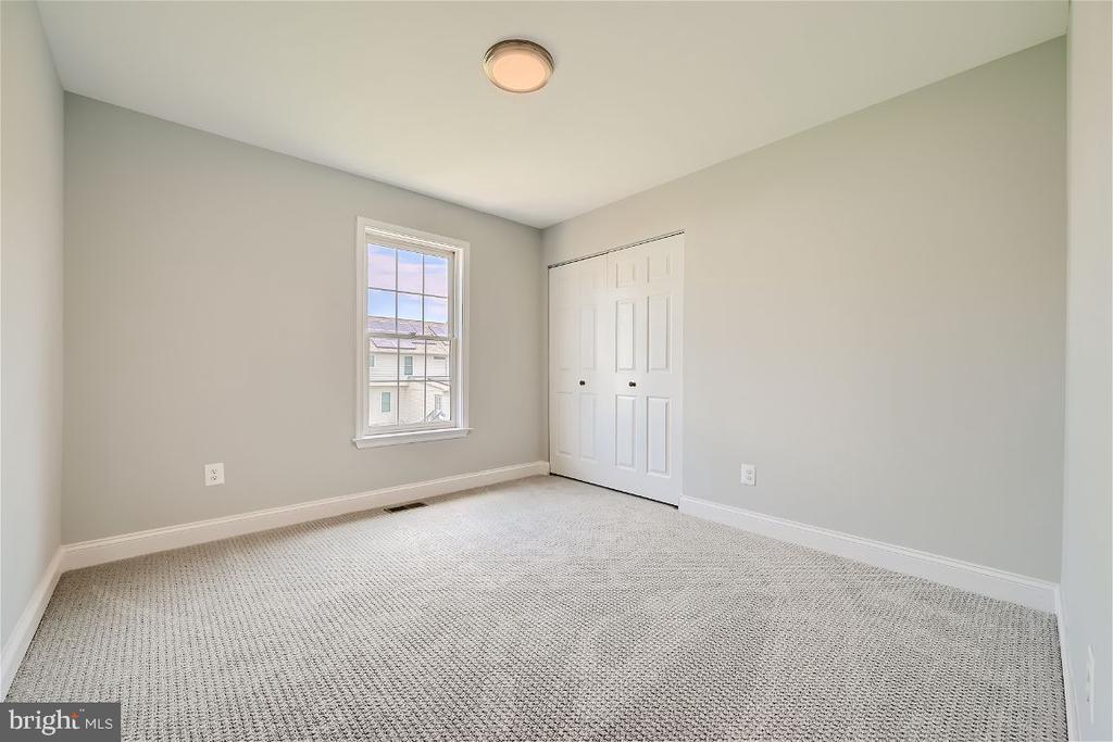 305 GOLDENEYE COURT