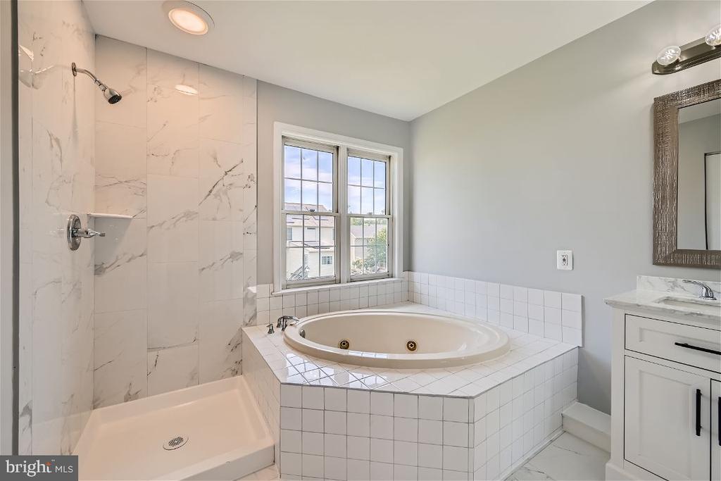 305 GOLDENEYE COURT