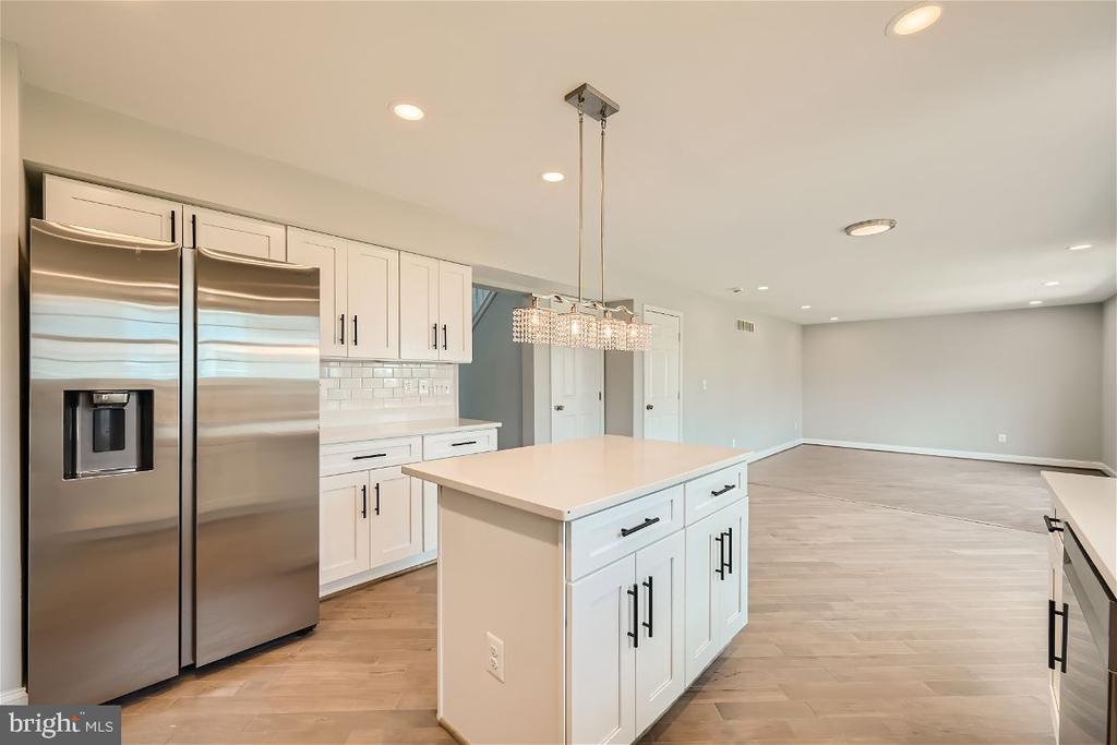 305 GOLDENEYE COURT