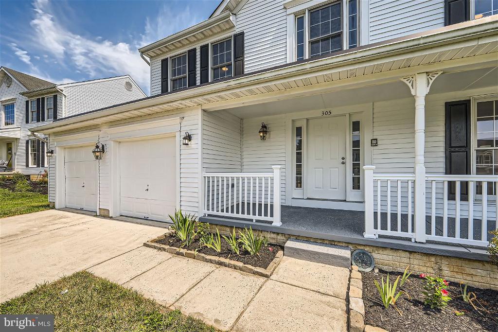 305 GOLDENEYE COURT