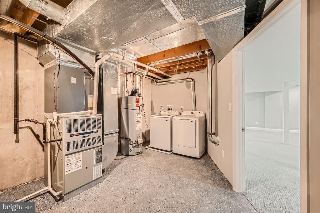 305 GOLDENEYE COURT