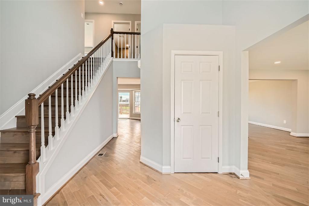 305 GOLDENEYE COURT