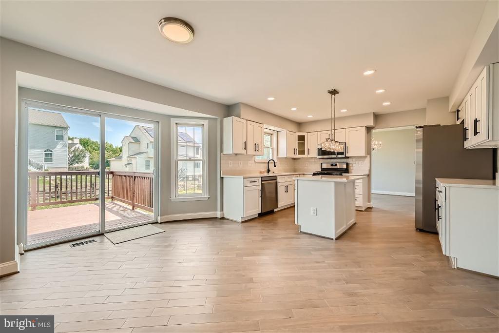 305 GOLDENEYE COURT