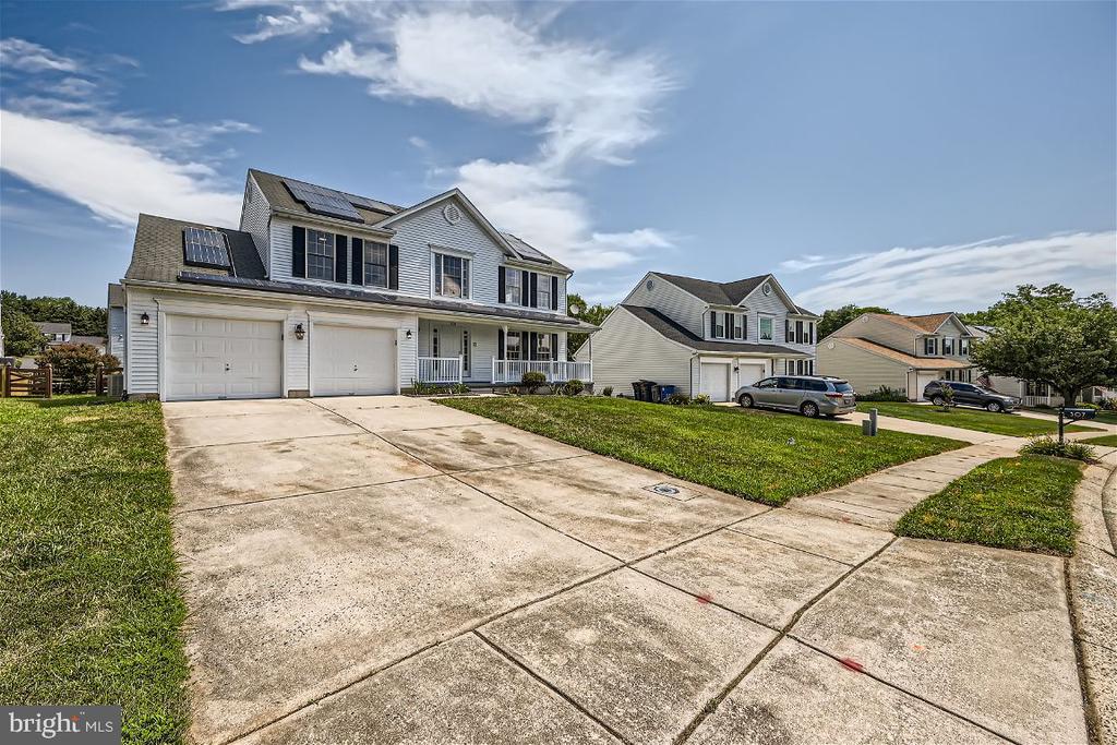305 GOLDENEYE COURT