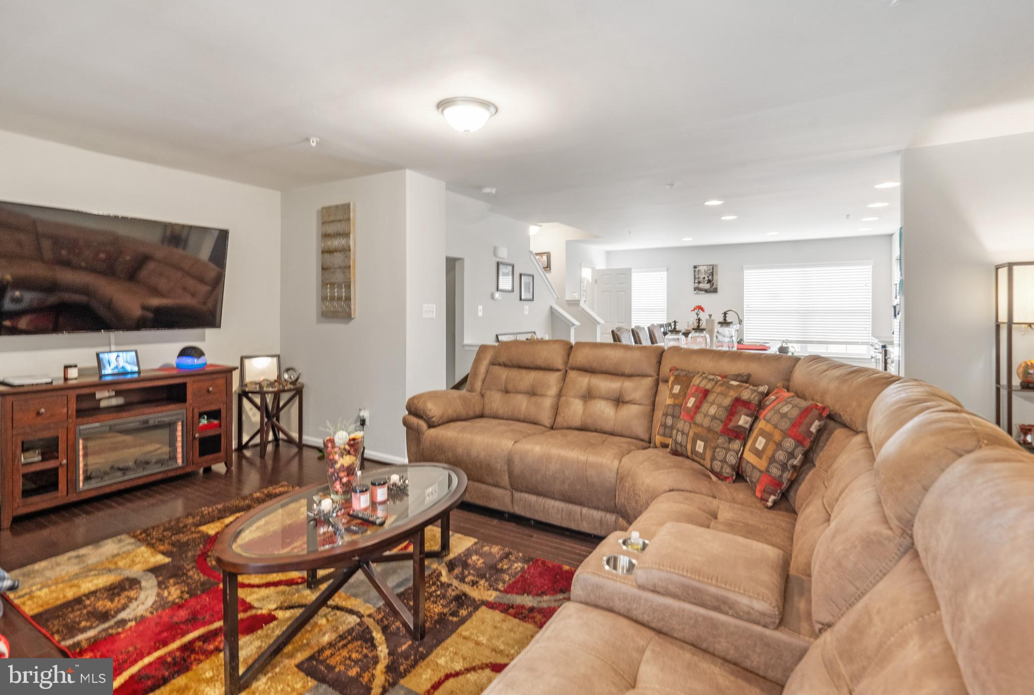 753 ENGLISH IVY WAY