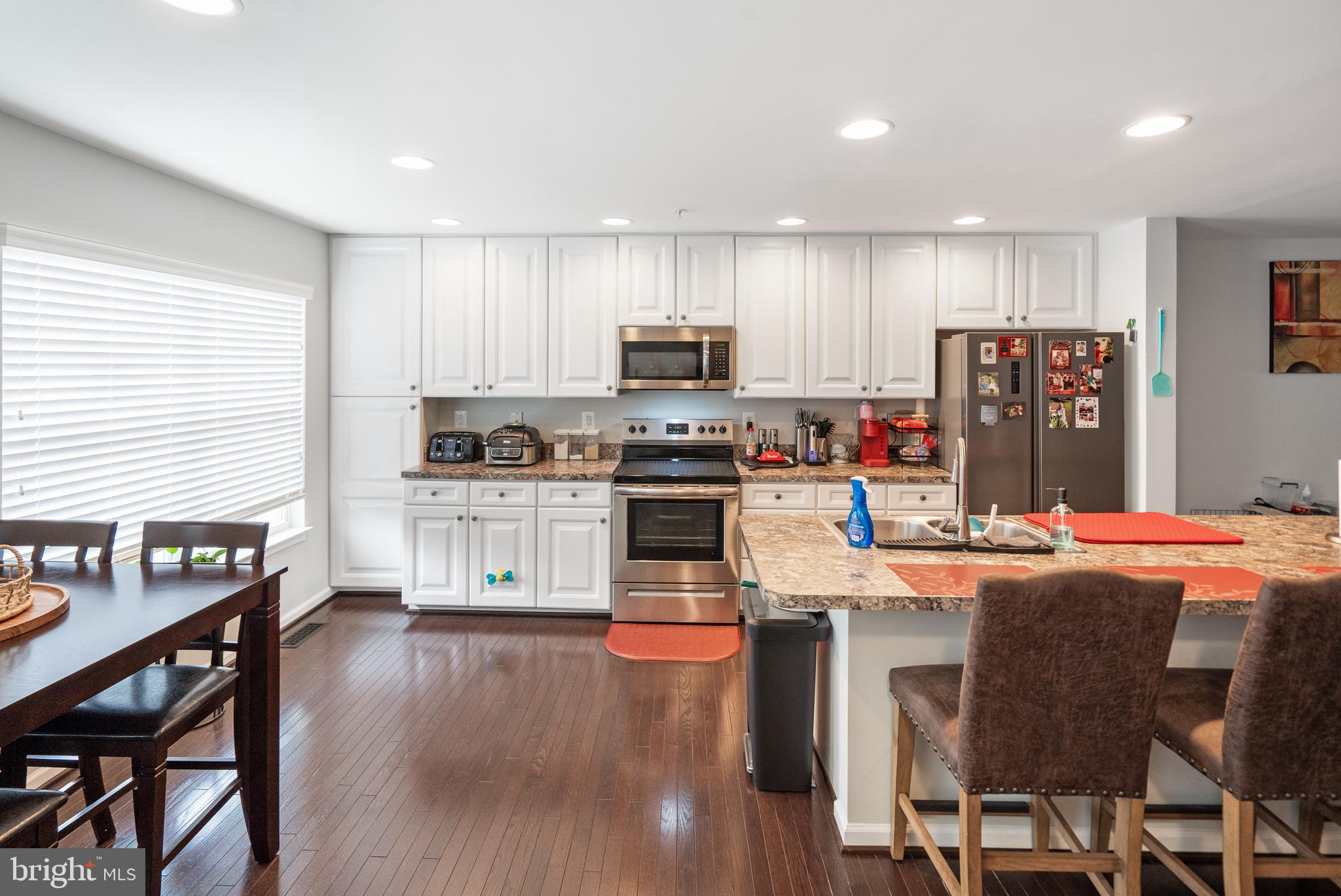 753 ENGLISH IVY WAY
