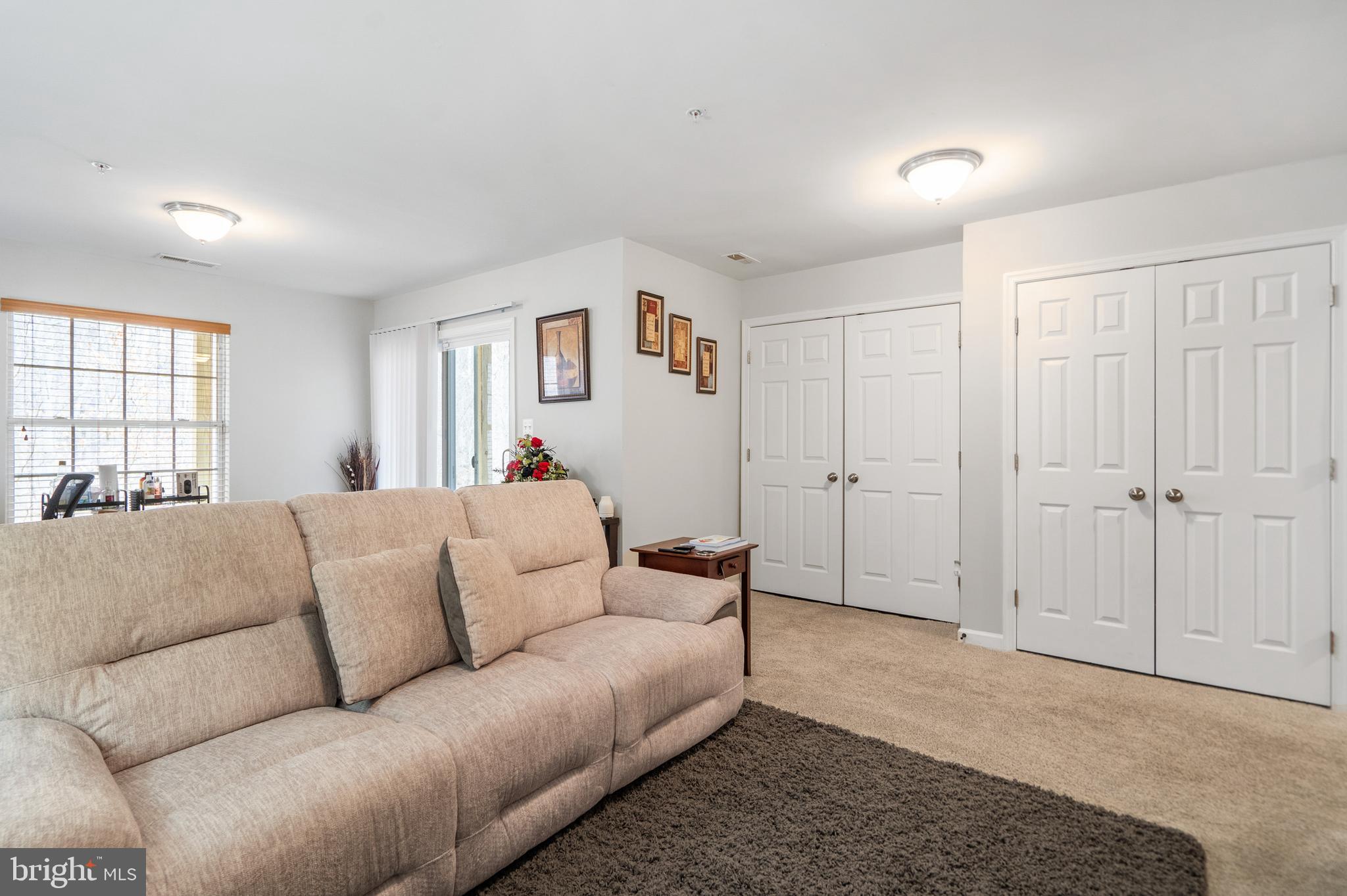 753 ENGLISH IVY WAY