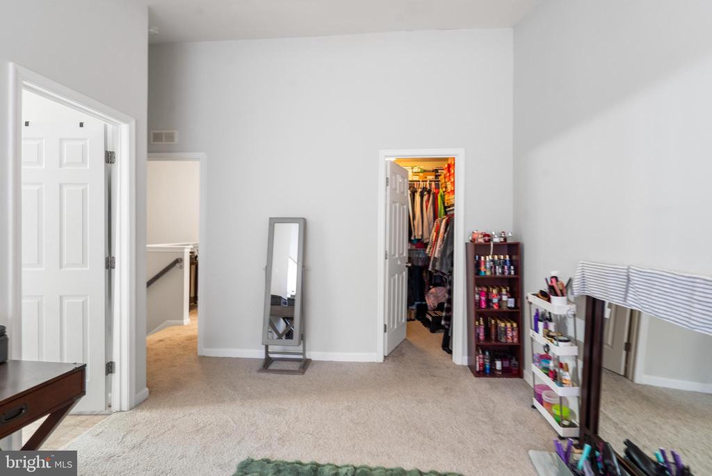 753 ENGLISH IVY WAY
