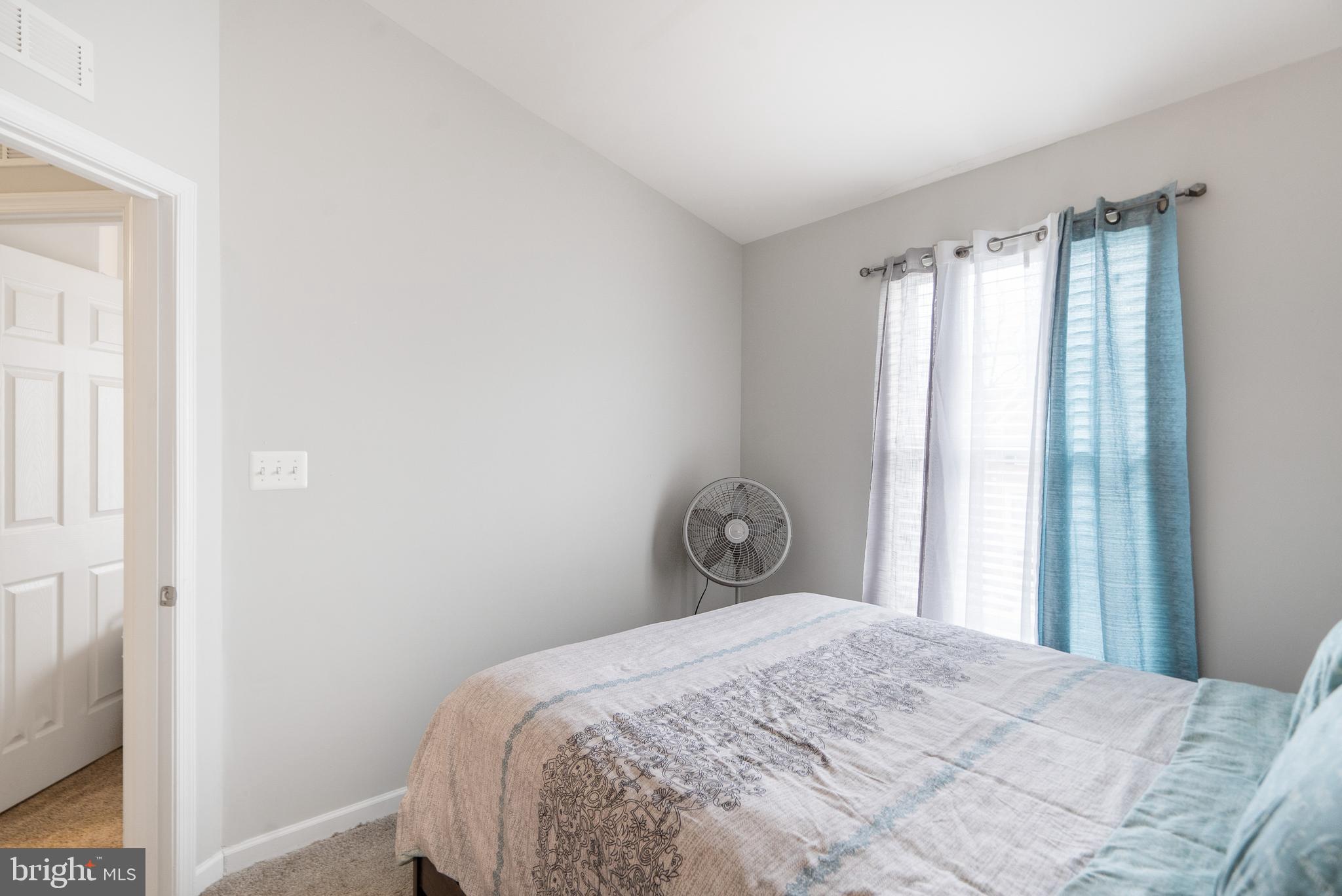 753 ENGLISH IVY WAY