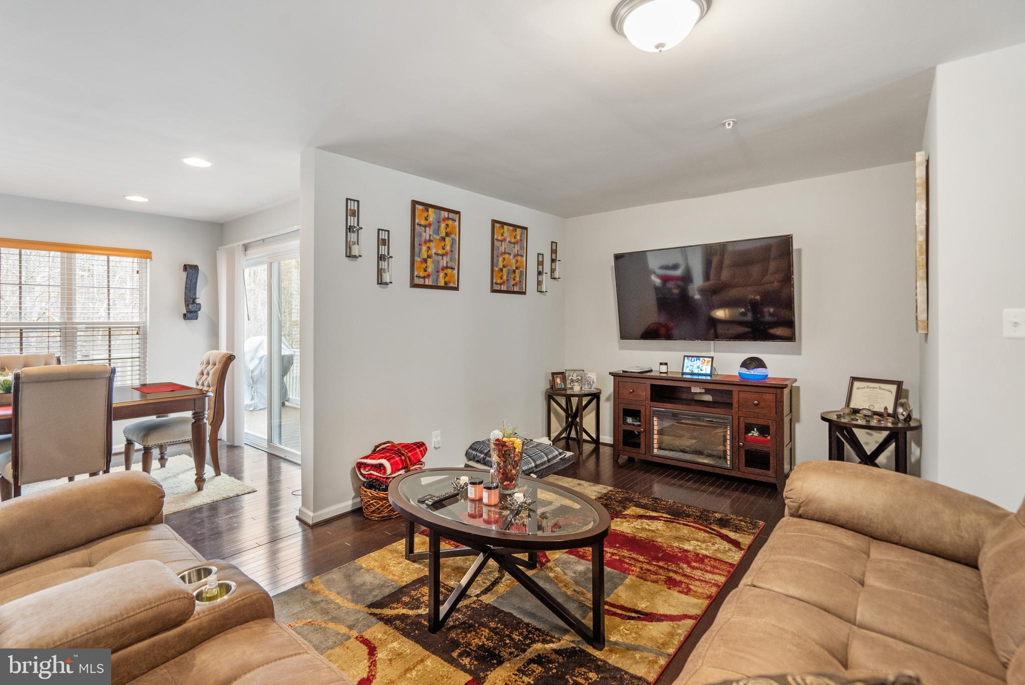 753 ENGLISH IVY WAY