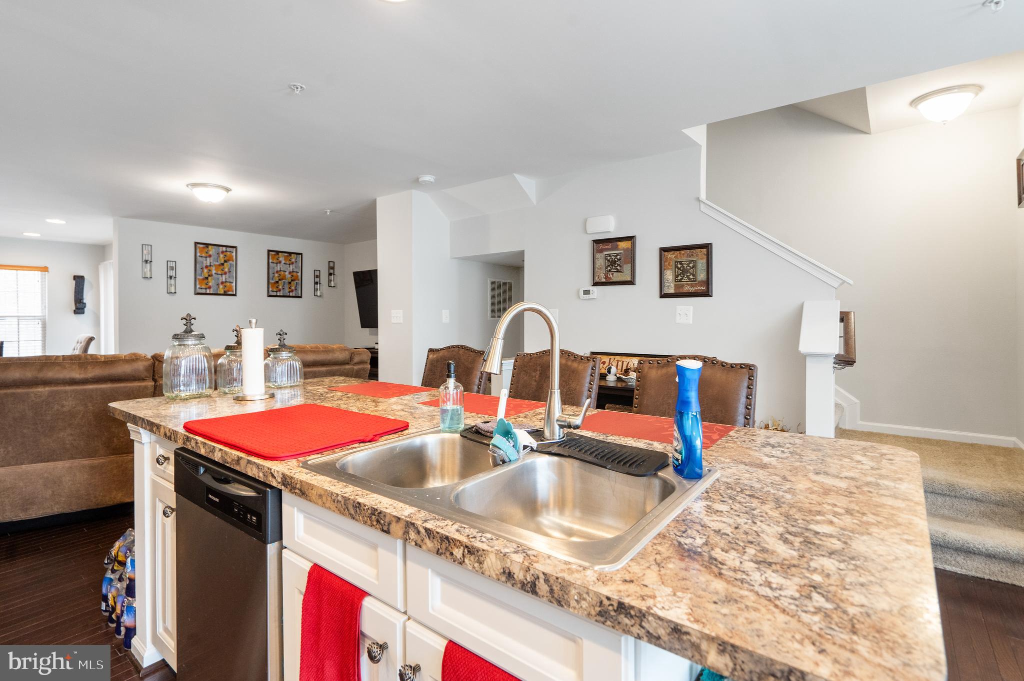 753 ENGLISH IVY WAY