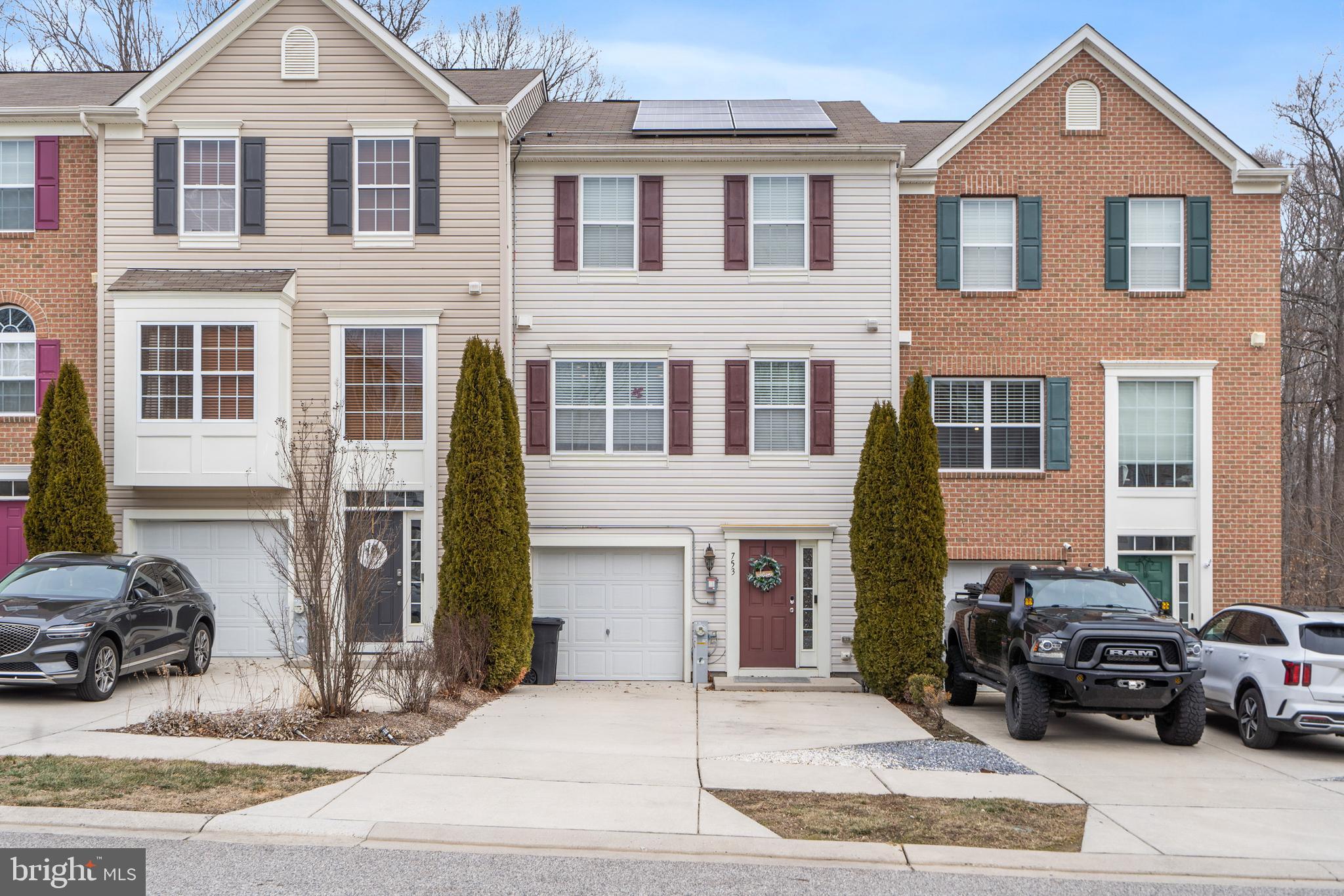 753 ENGLISH IVY WAY