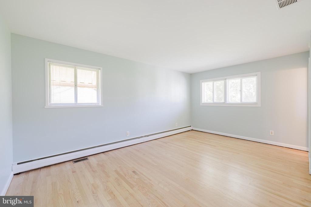 306 E BELCREST ROAD