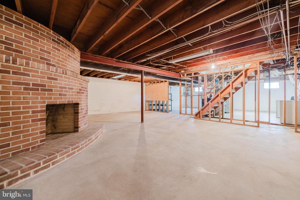 306 E BELCREST ROAD
