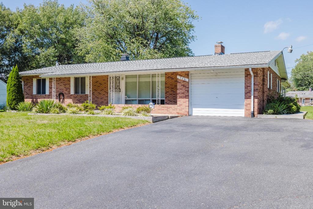 306 E BELCREST ROAD