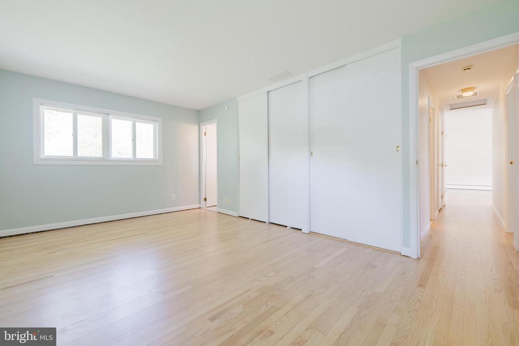 306 E BELCREST ROAD