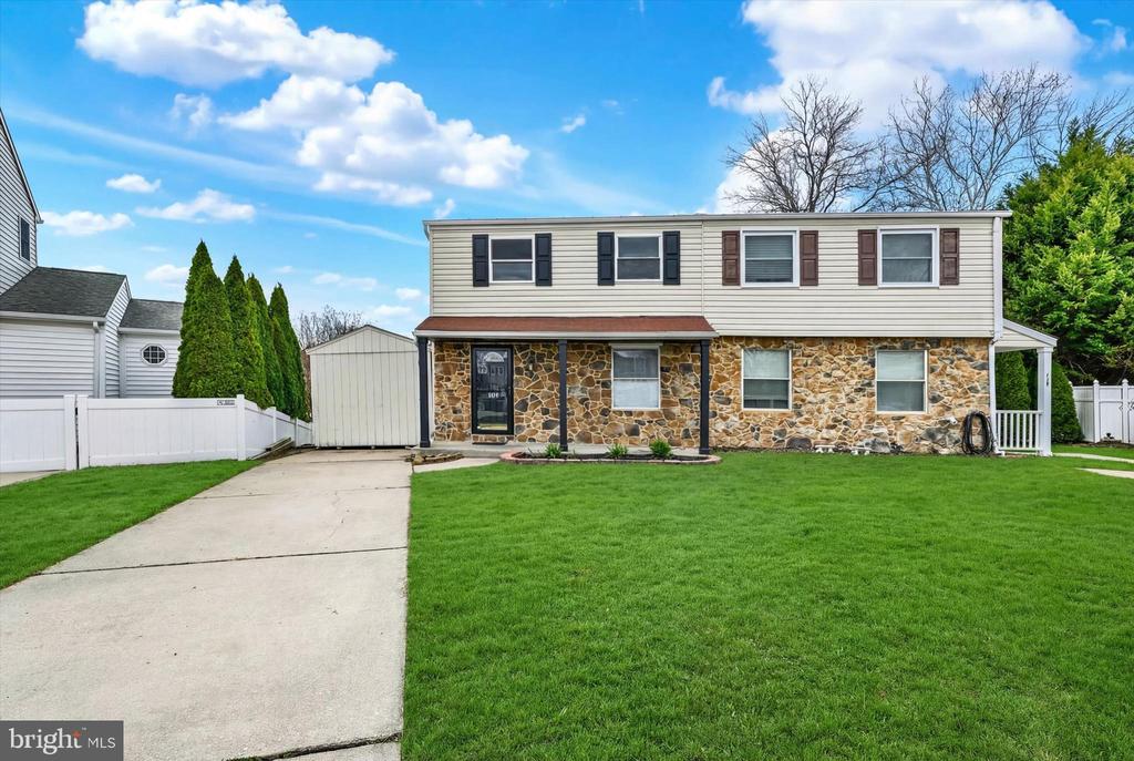 128 RAVENSWOOD COURT