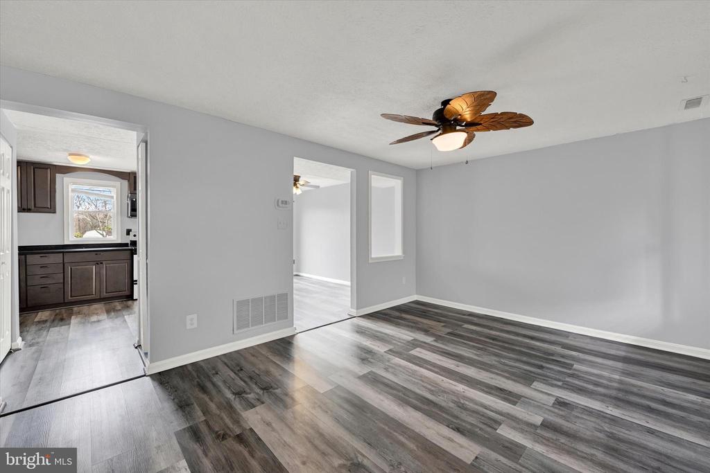128 RAVENSWOOD COURT