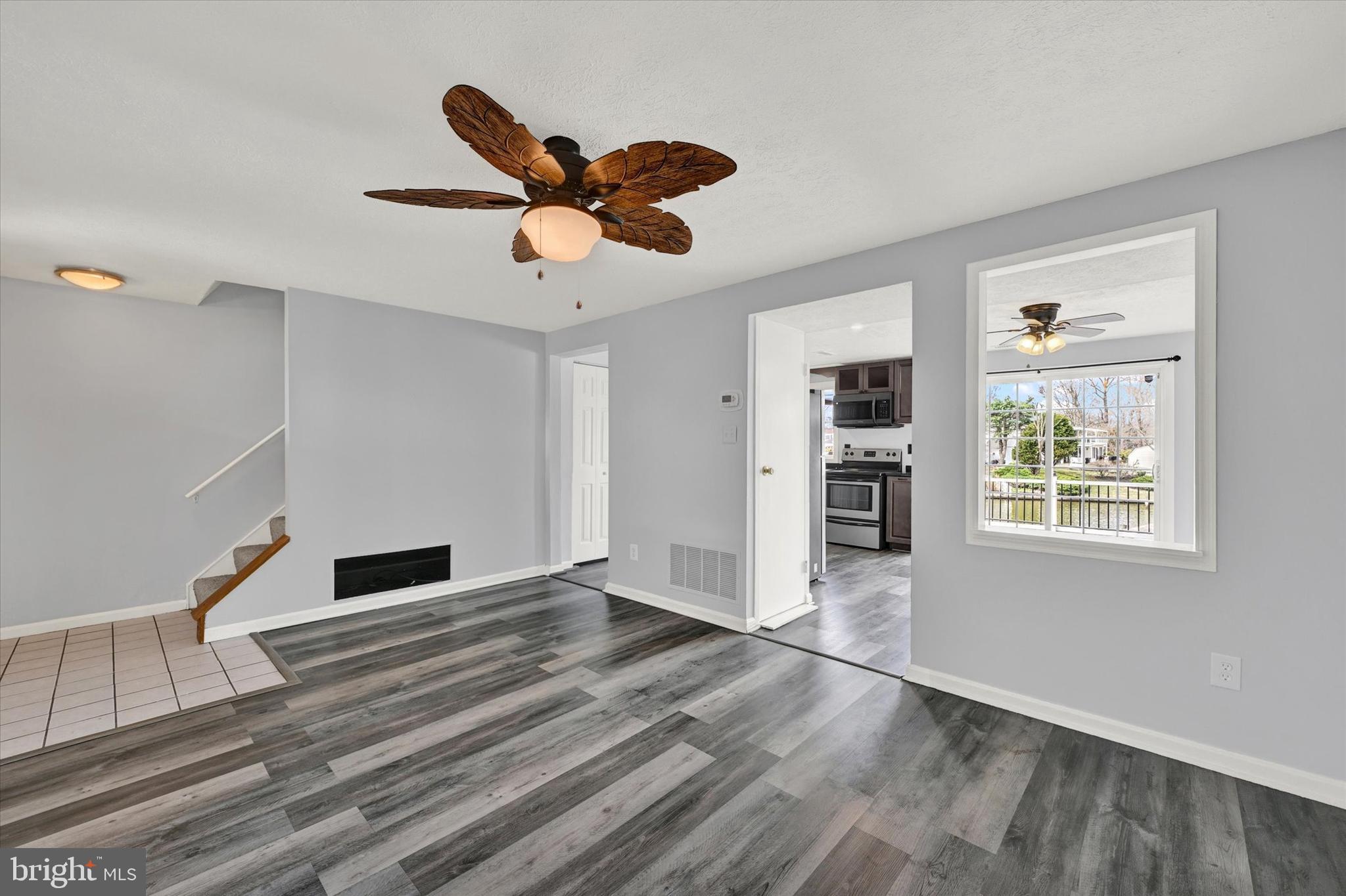 128 RAVENSWOOD COURT