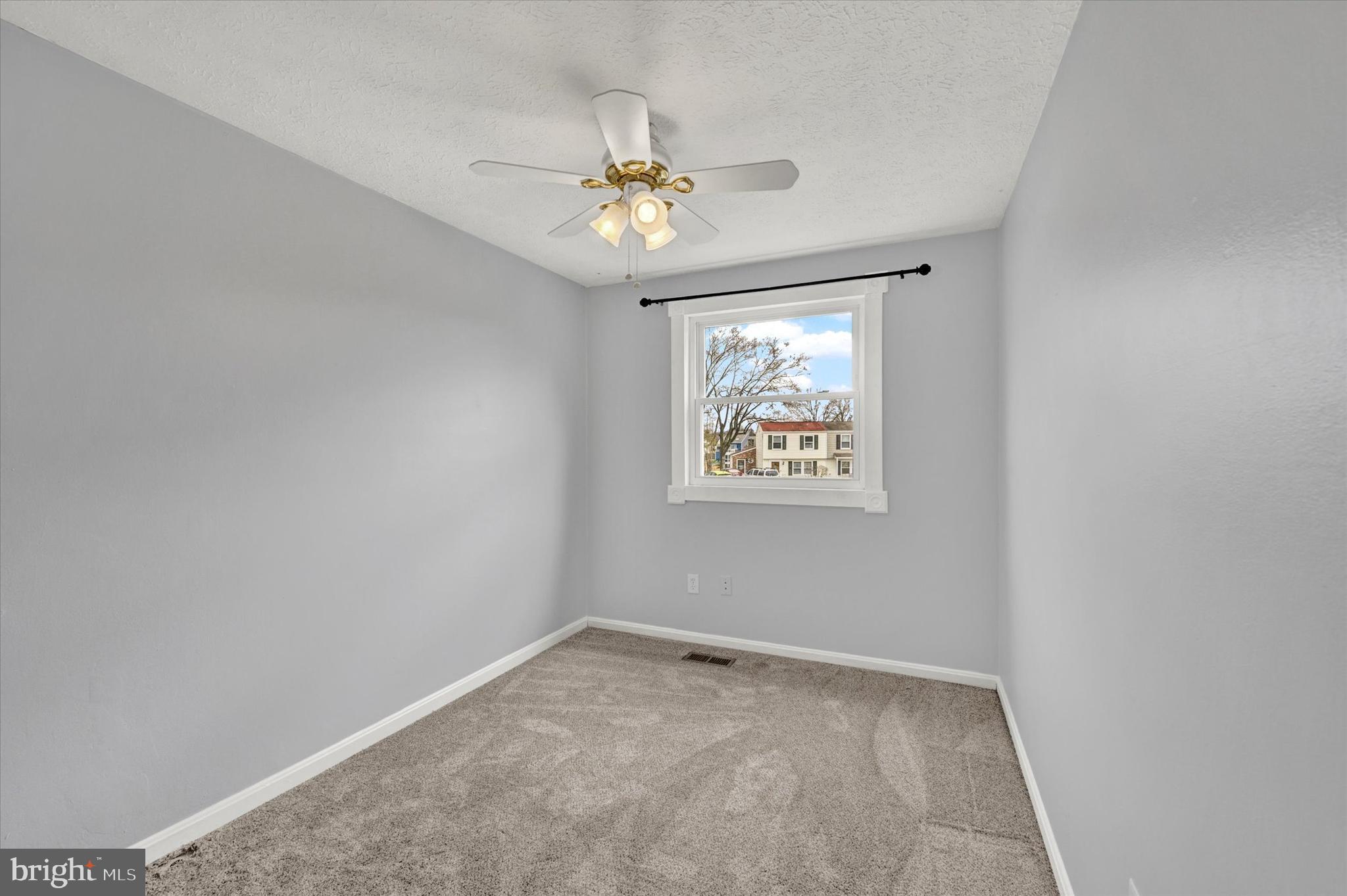 128 RAVENSWOOD COURT
