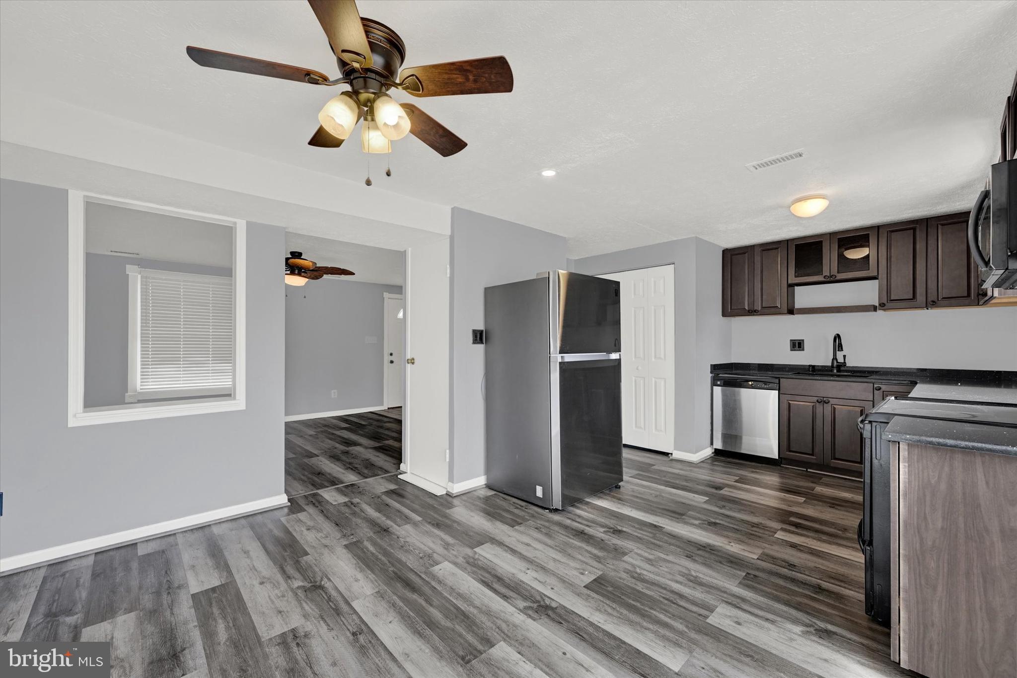 128 RAVENSWOOD COURT