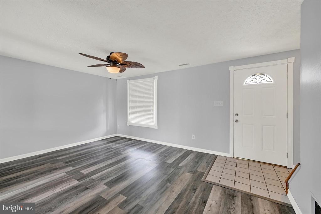 128 RAVENSWOOD COURT