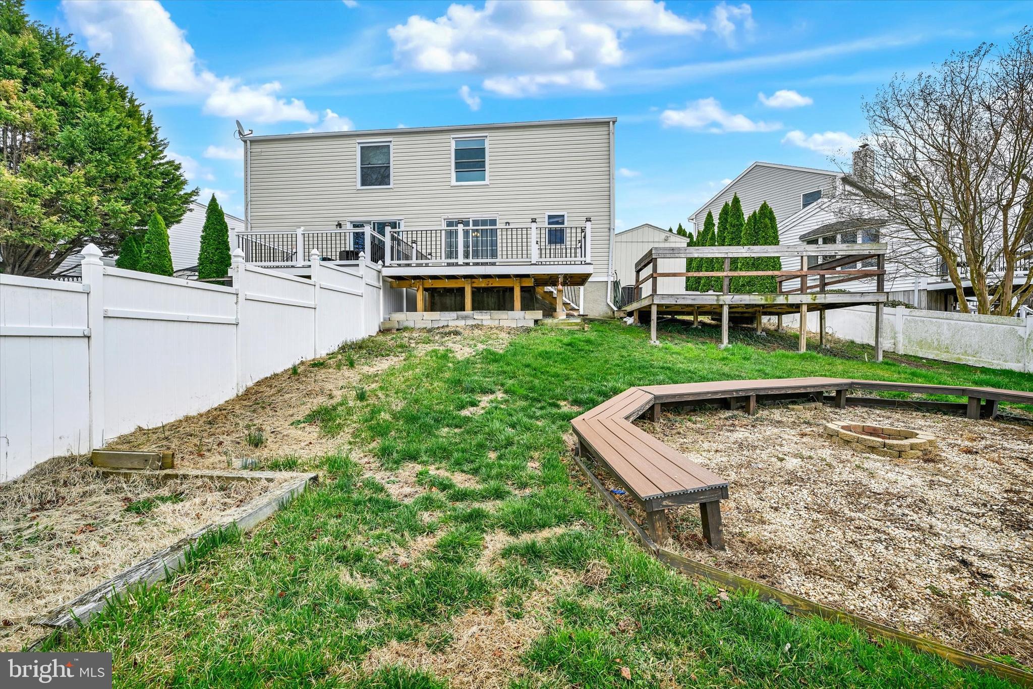 128 RAVENSWOOD COURT