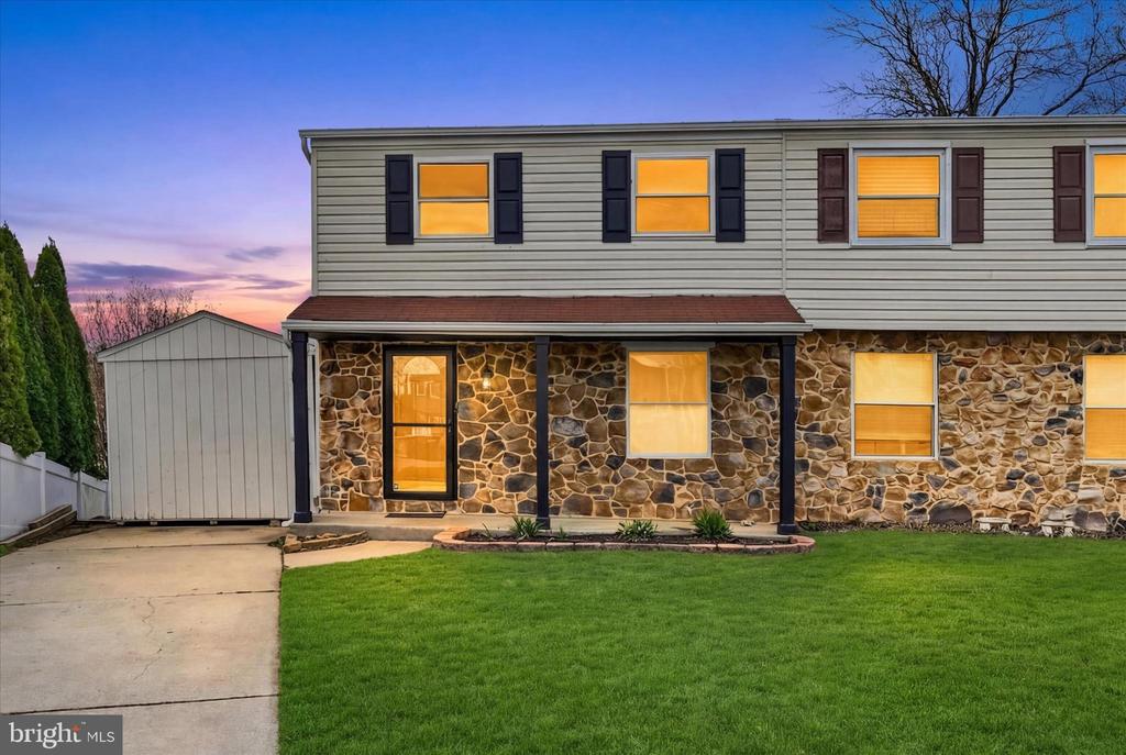 128 RAVENSWOOD COURT