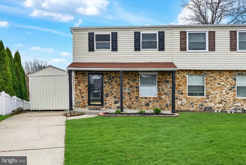 128 RAVENSWOOD COURT